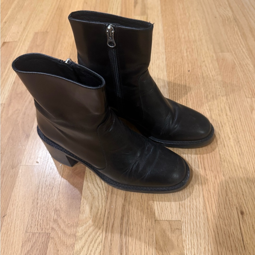 L’intervalle Black Leather Ankle Boots